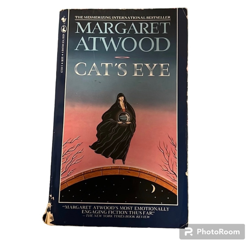 4/$20 |  Softcover Novel | Cat’s Eye • Margaret Atwood